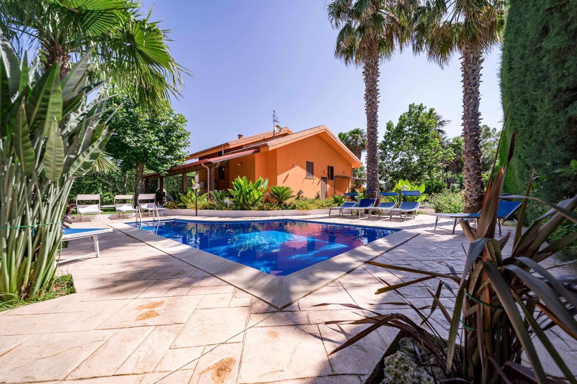 Villa Claudia By Vivimy Parabita Zewnętrze zdjęcie